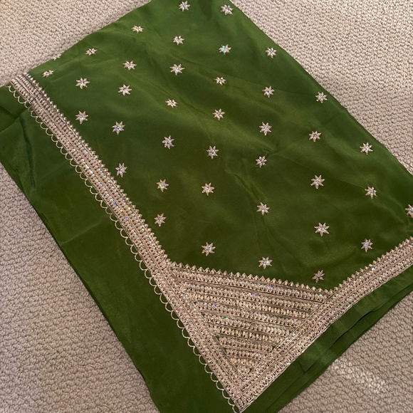 Other - 🆕 Green Saree